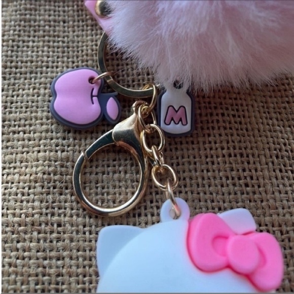 Sanrio Hello Kitty Fur Pink Key Ring Fey Fob Bag / Key Ring New Fur ball - Picture 5 of 7